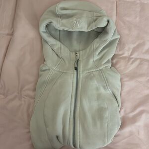 Lululemon jacket size 4 never worn